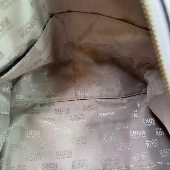 Michael Kors 12”x7”x8” Large Zippered Tote Bag Crossbody Strap Multiple pockets - Picture 12 of 15